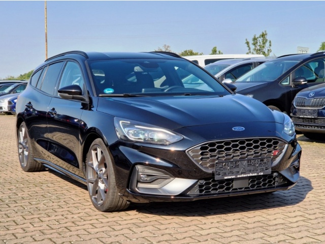 Ford Focus ST 2.3i 206KW RECARO MATRIX B&