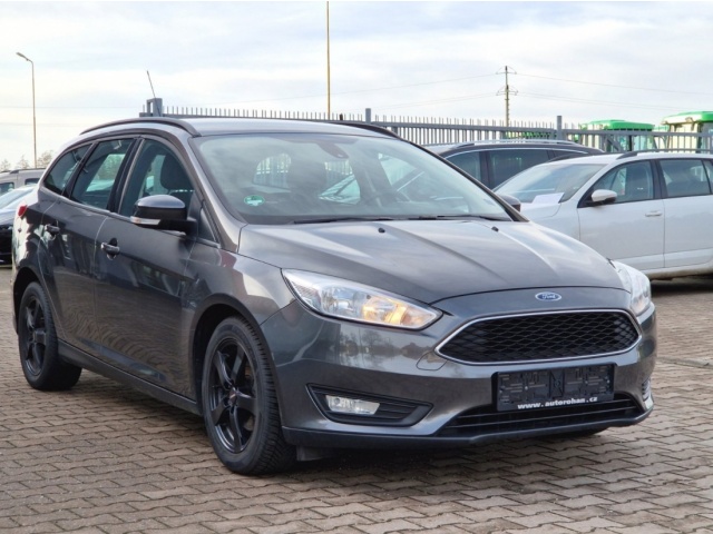 Ford Focus 1.0i 92KW 6°MAN NAVI 